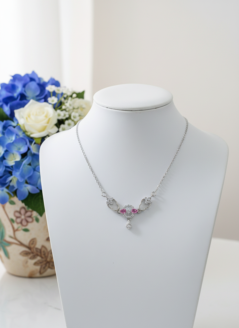 Mannequin wearing necklace with flowers